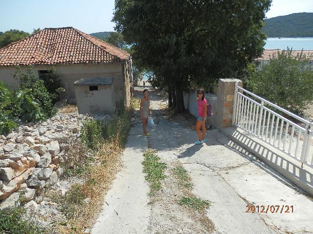 053 Este na plaz v Tisne.JPG